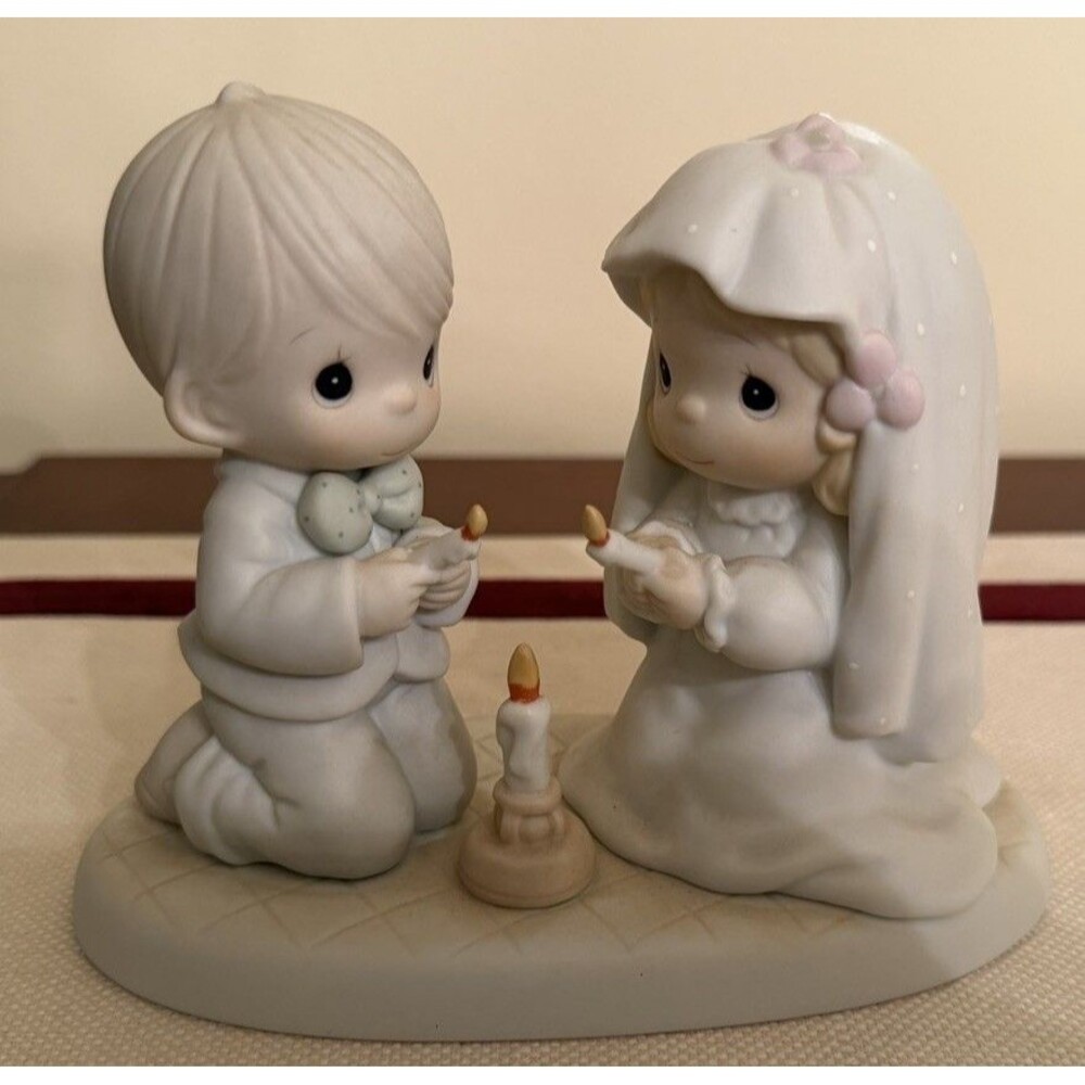 VTG Precious Moments "The Lord is Your Light to Happiness" model #520837  1988